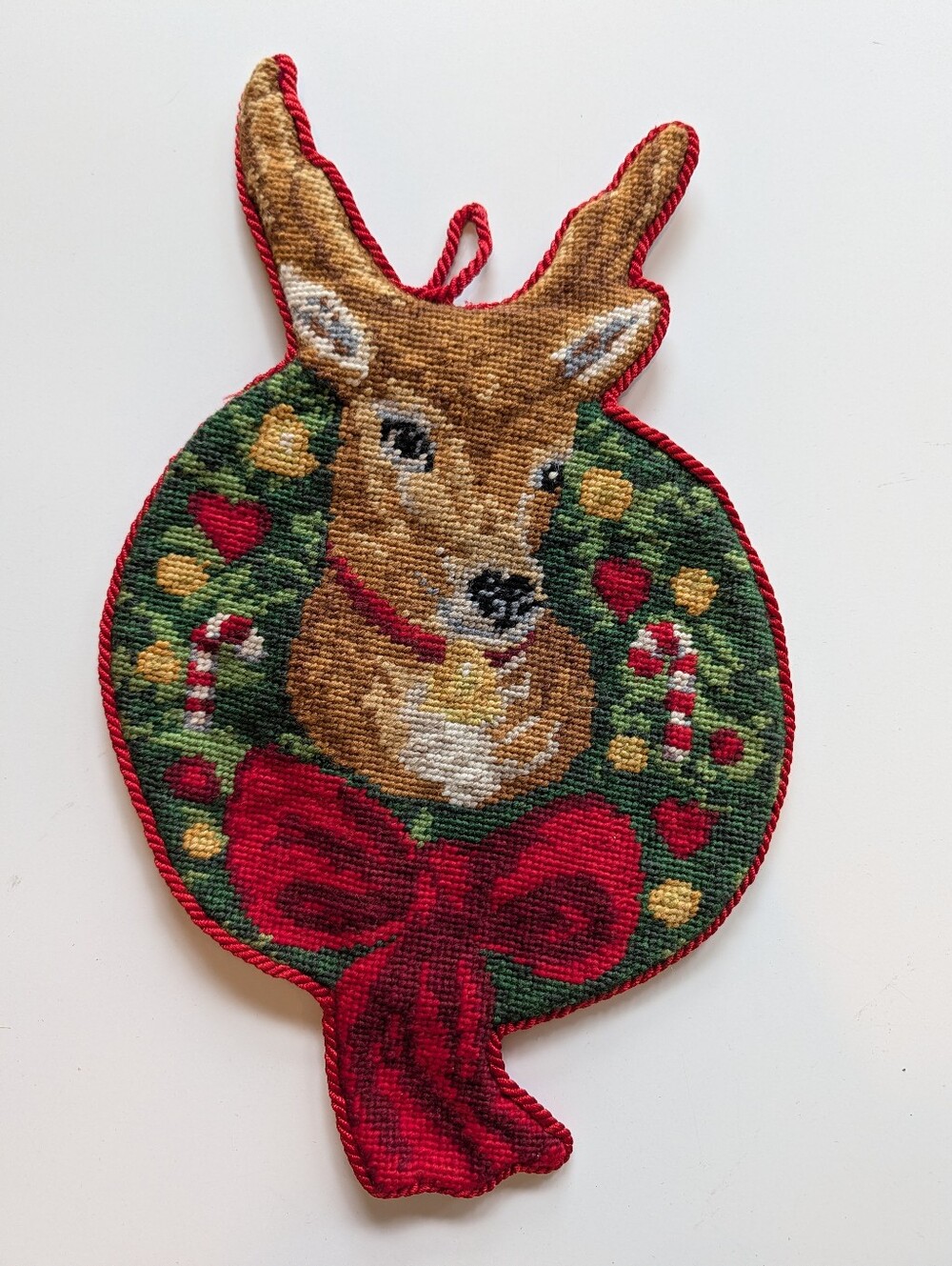Needlepoint Vintage Christmas Deer Wall Decor 🦌